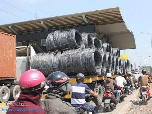CSGT nhuc nhoi xe qua kho qua tai hoasenvang vn 3