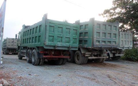 xe-qua-tai-dau-dau-tram-can-luu-dong-ky-an-3