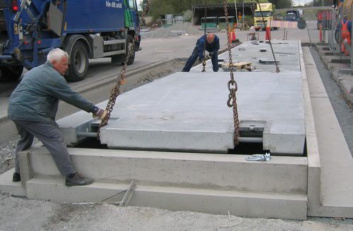 can xe tai ban betong truck scale hoa sen vang